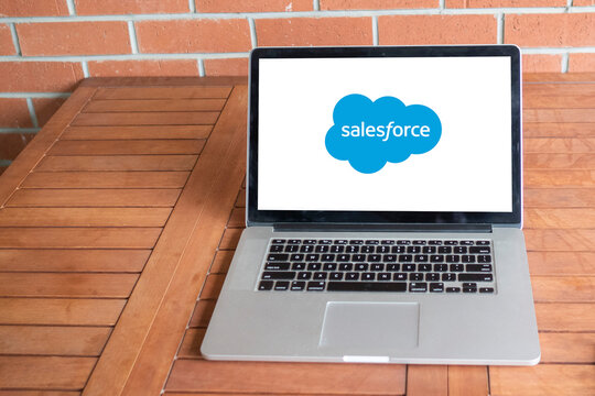 Read more about the article Empowering Business Agility: Unleashing the Potential of Salesforce Lightning Flow Automation